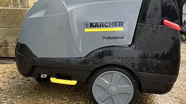 FOR SALE  -  KARCHER PROFESSIONAL HDS 7/10-4M  STEAM CLEANER
